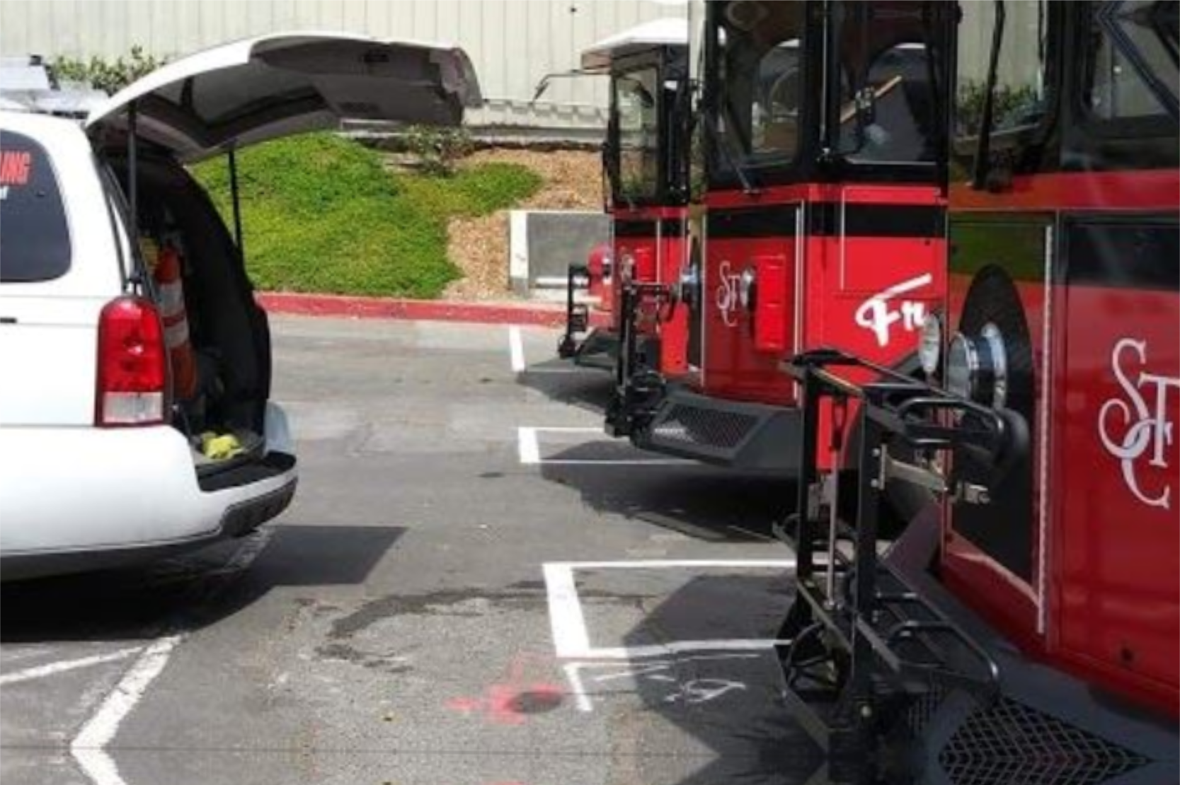 carisma mobile car wash washing the San Clemente City Trolleys